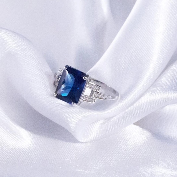 New Women’s 925 Silver Beautiful Sapphire Ring - Picture 5 of 6